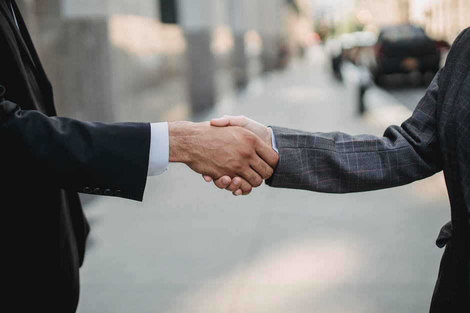 Illustration of corporate bonds with people shaking hands in a business setting